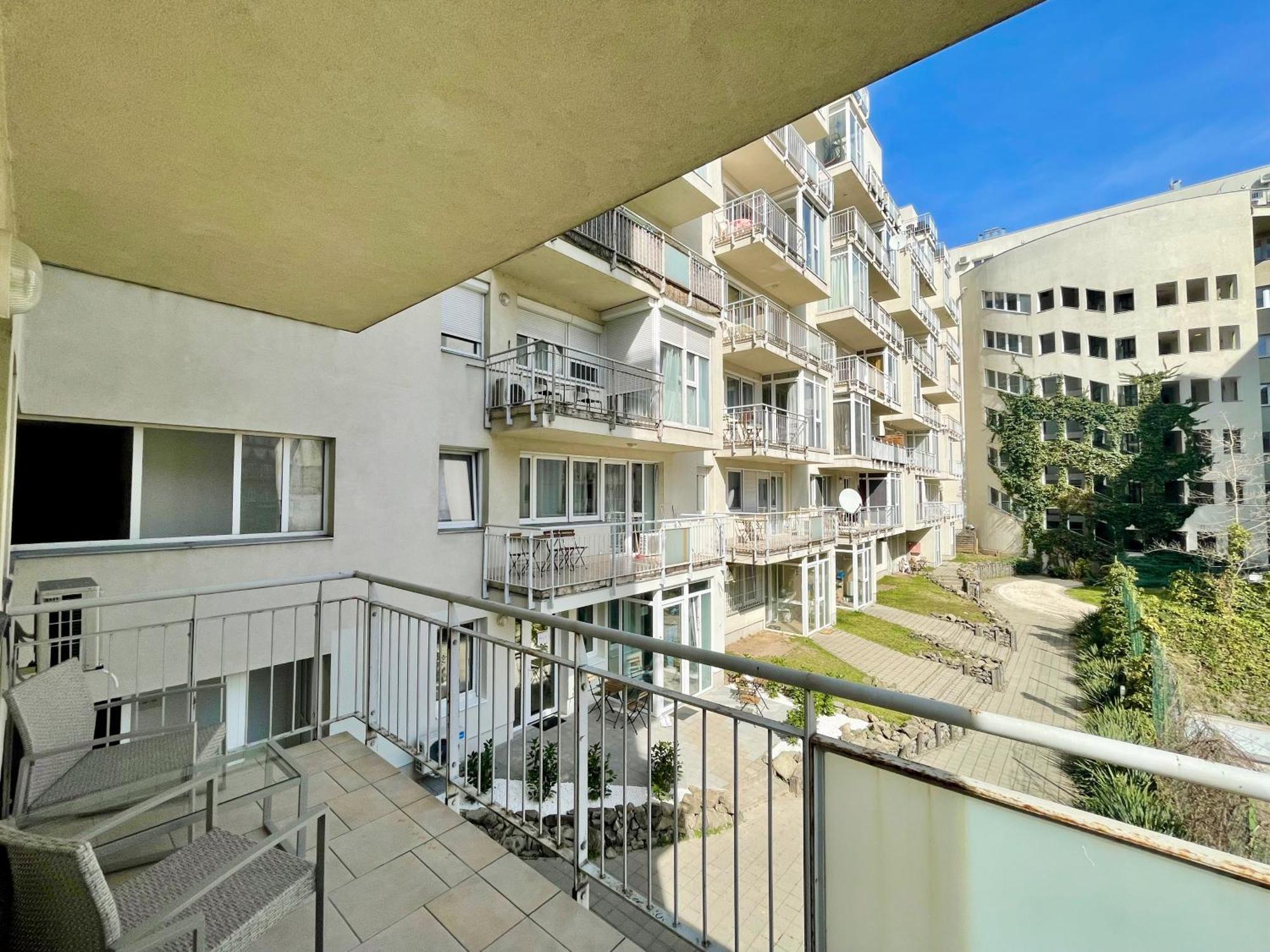 #Klauzal11#Design Apartment #2Bdrm #Freeparking Budapest Exteriör bild